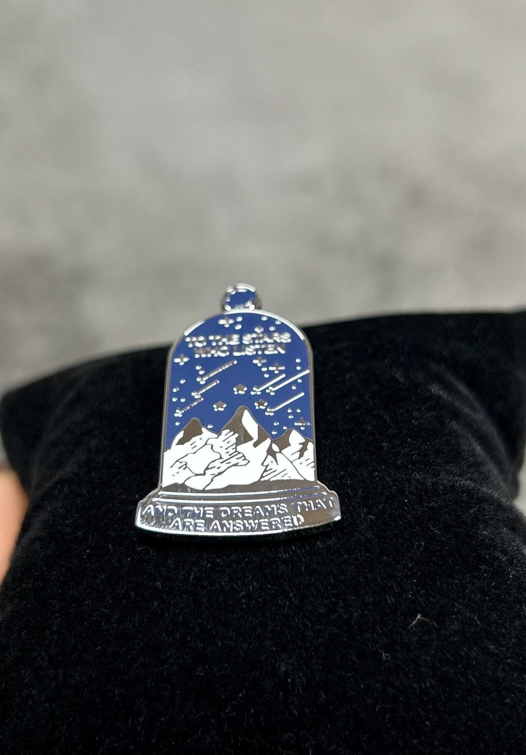 ACOTAR Enamel Pin: Velaris Mountains, Stars, and Dreams