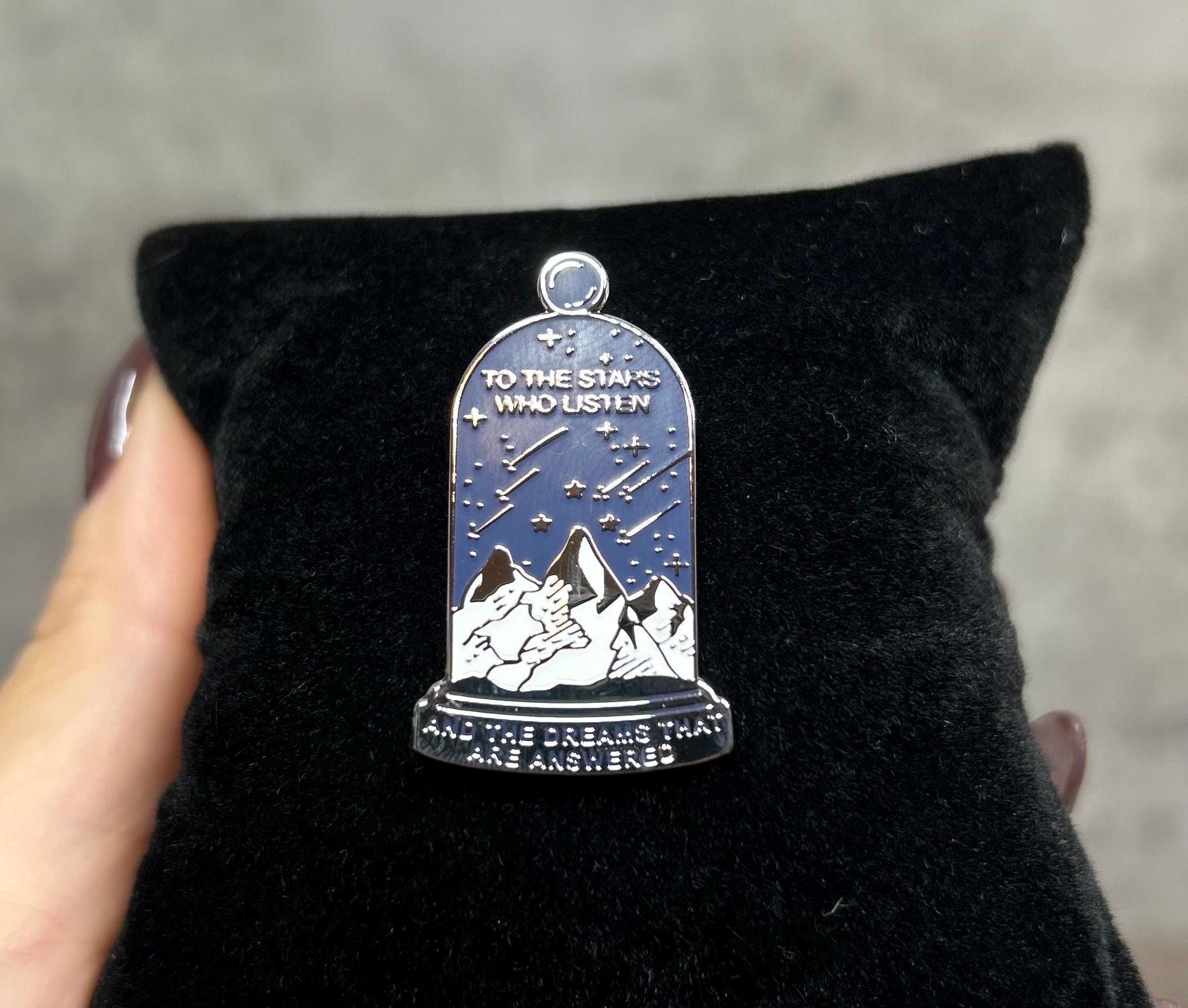 ACOTAR Enamel Pin: Velaris Mountains, Stars, and Dreams