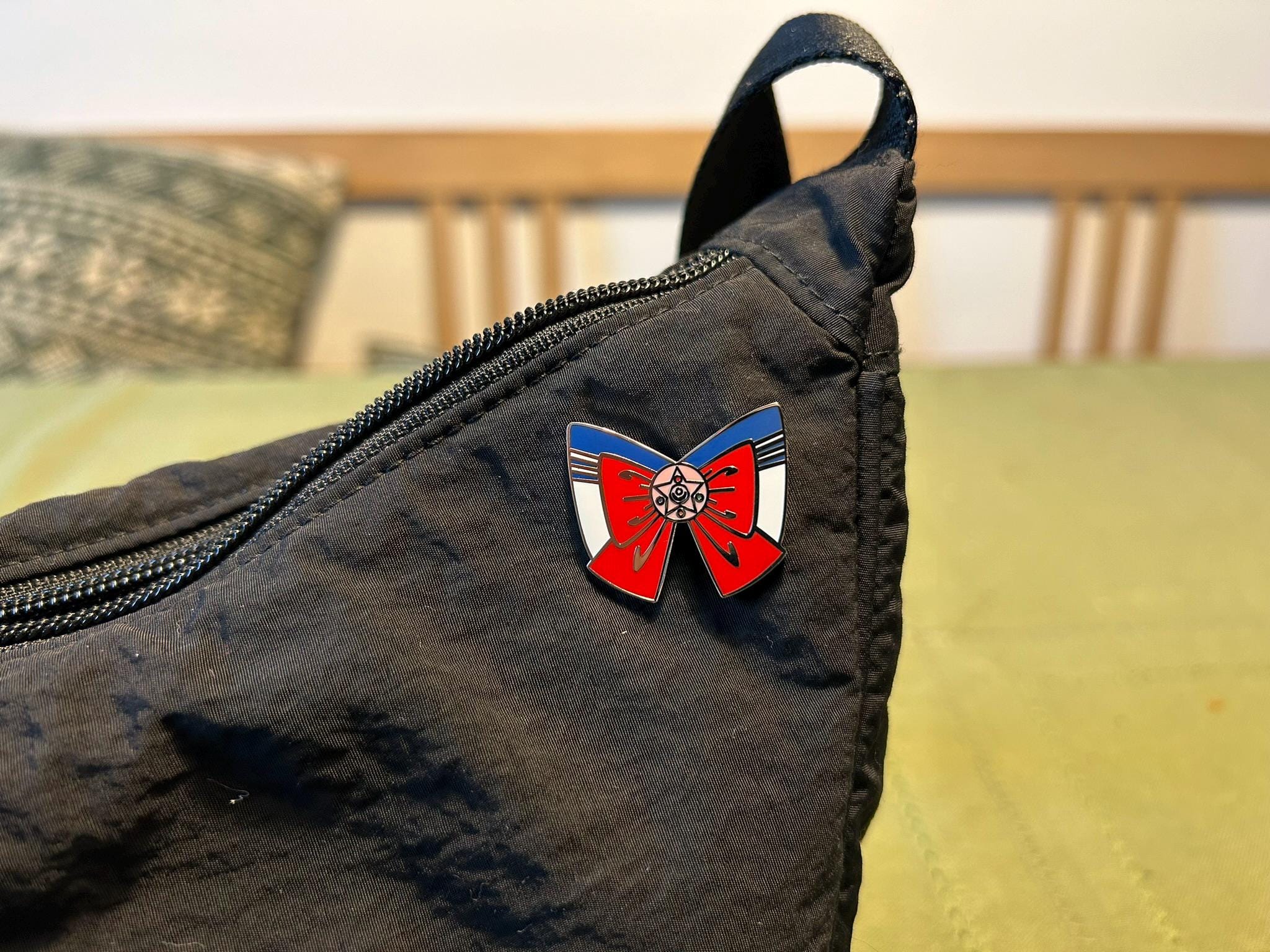 SAILOR MOON — USAGI'S BOW + TRANSFORMATION BROOCH ENAMEL PIN