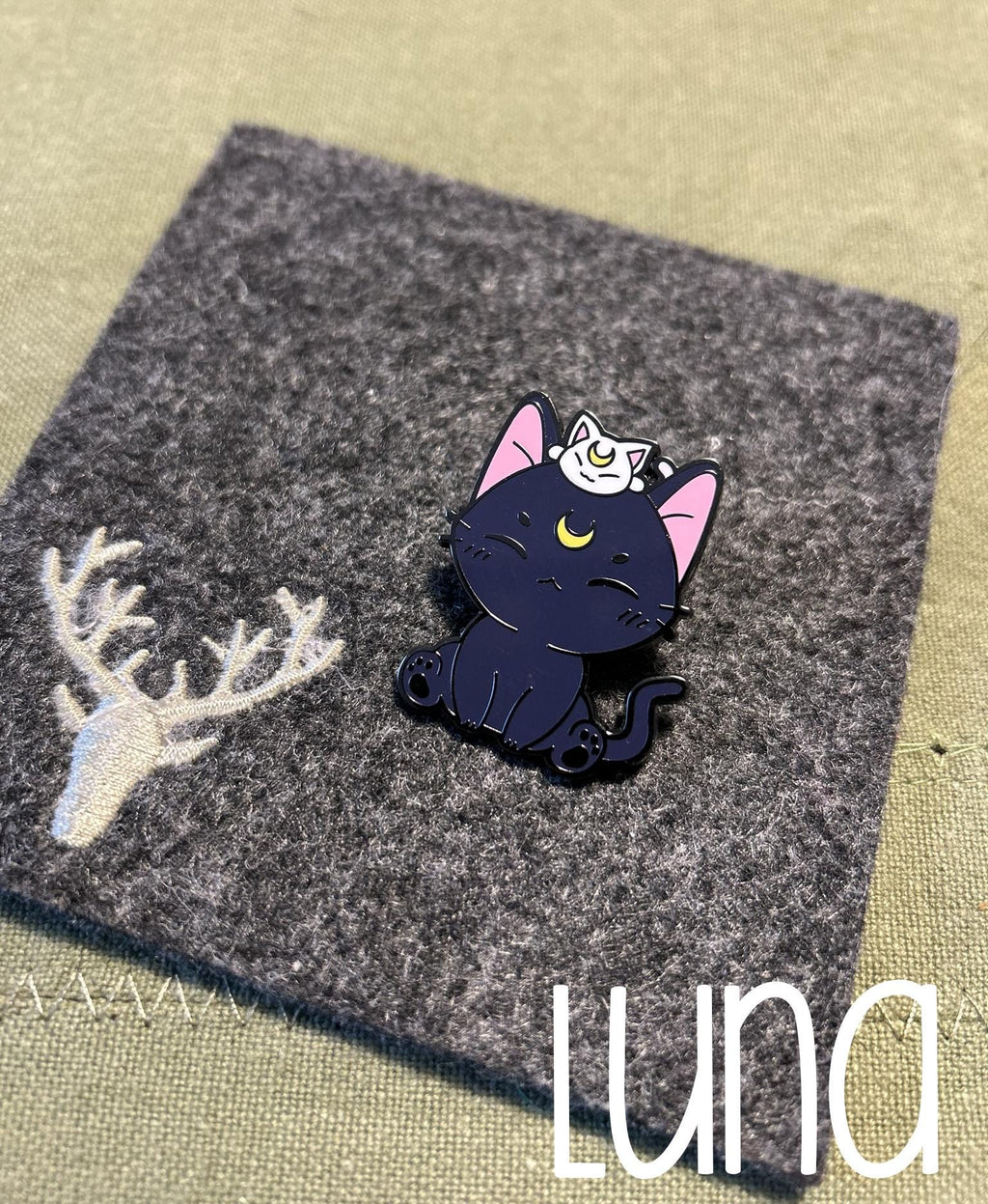 LUNA & ARTEMIS ENAMEL PIN SET — MAGICAL GIRL GUARDIAN CATS