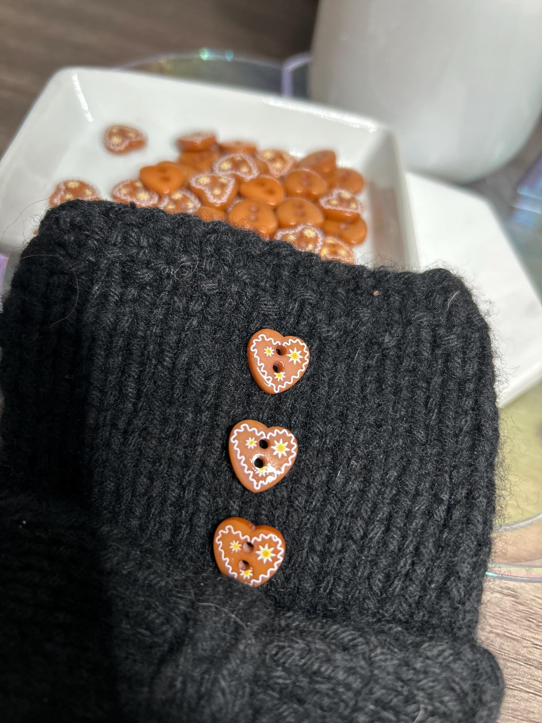 GINGERBREAD HEART BUTTONS — SINGLE, 3-PIECE & 10-PIECE SETS